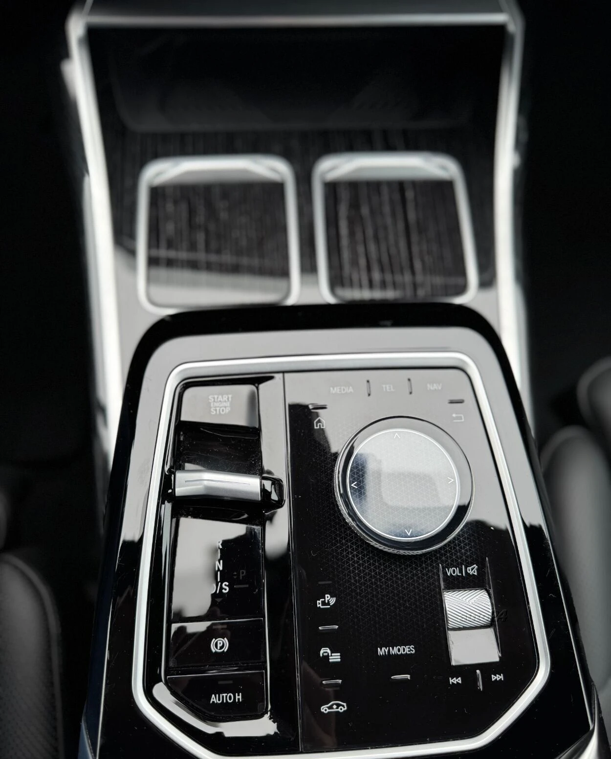 BMW 740 M-Sport xDrive - изображение 6