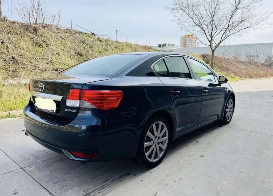 Toyota Avensis 2.2 D-CAT 150 к.с. Luxury, автомат  - изображение 4