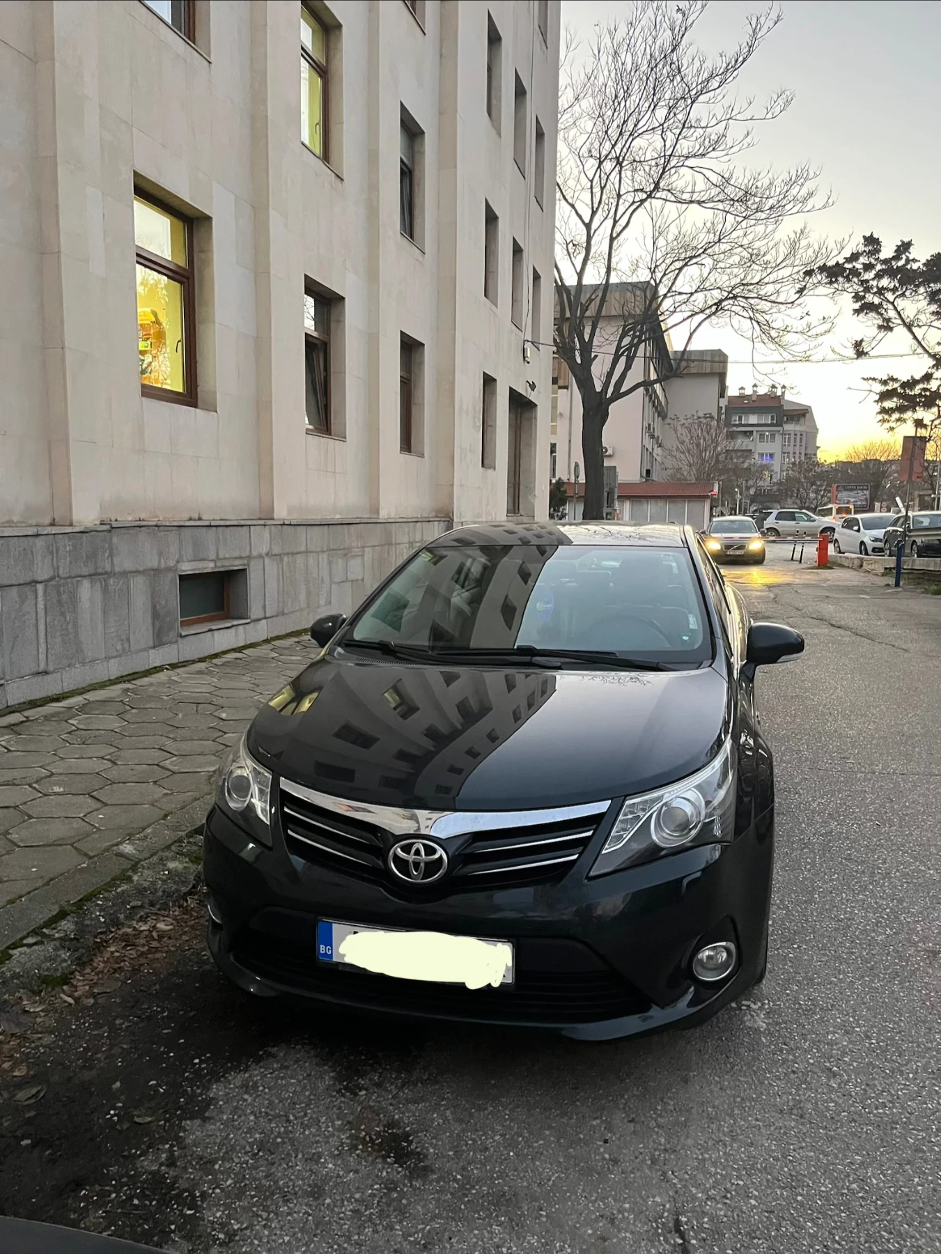 Toyota Avensis 2.2 D-CAT 150 к.с. Luxury, автомат  - изображение 2