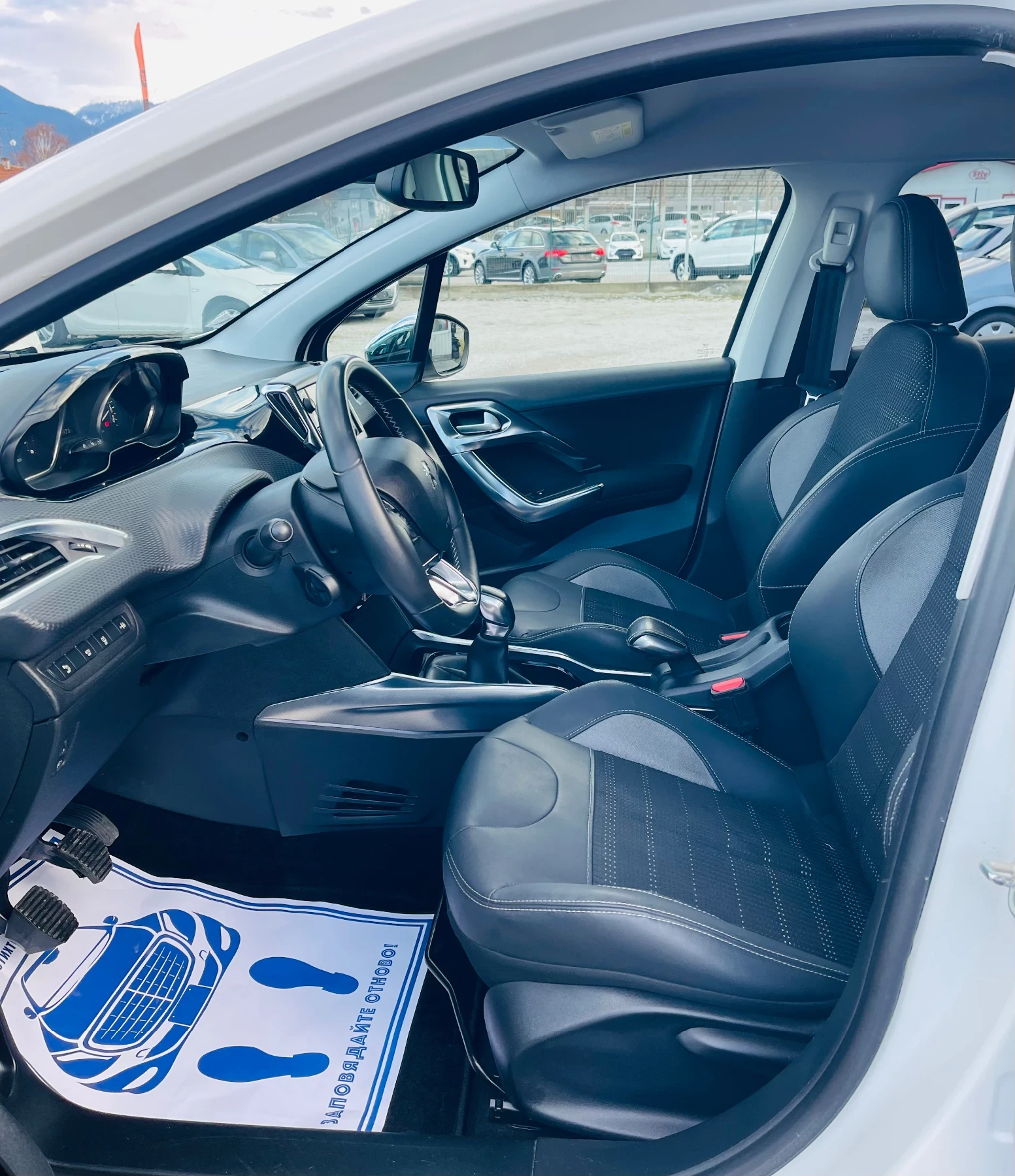 Peugeot 2008 1.6 e-HDi Allure * Кожа* Сервизна история*  - изображение 9