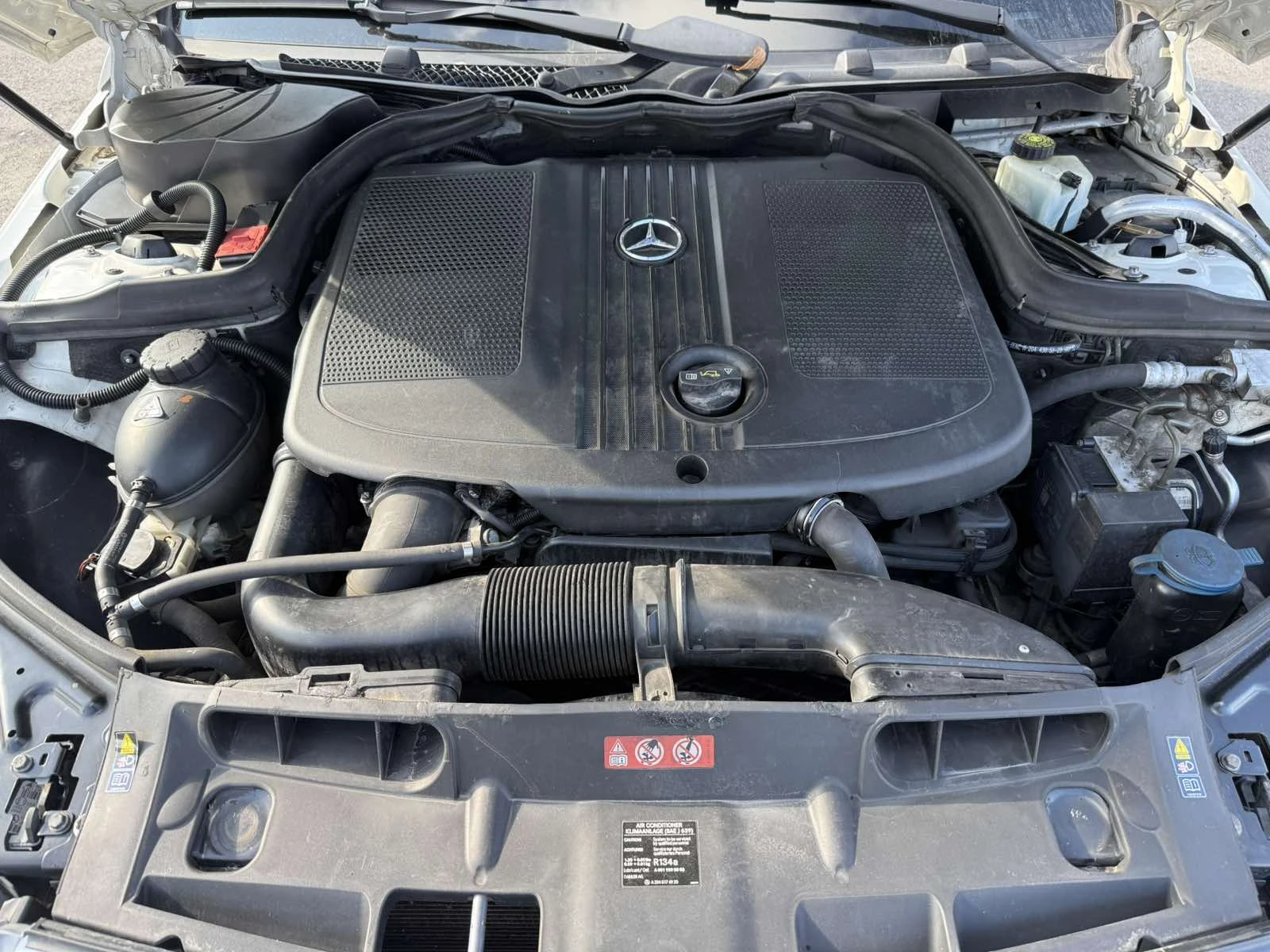 Mercedes-Benz 220 Facelift - изображение 10