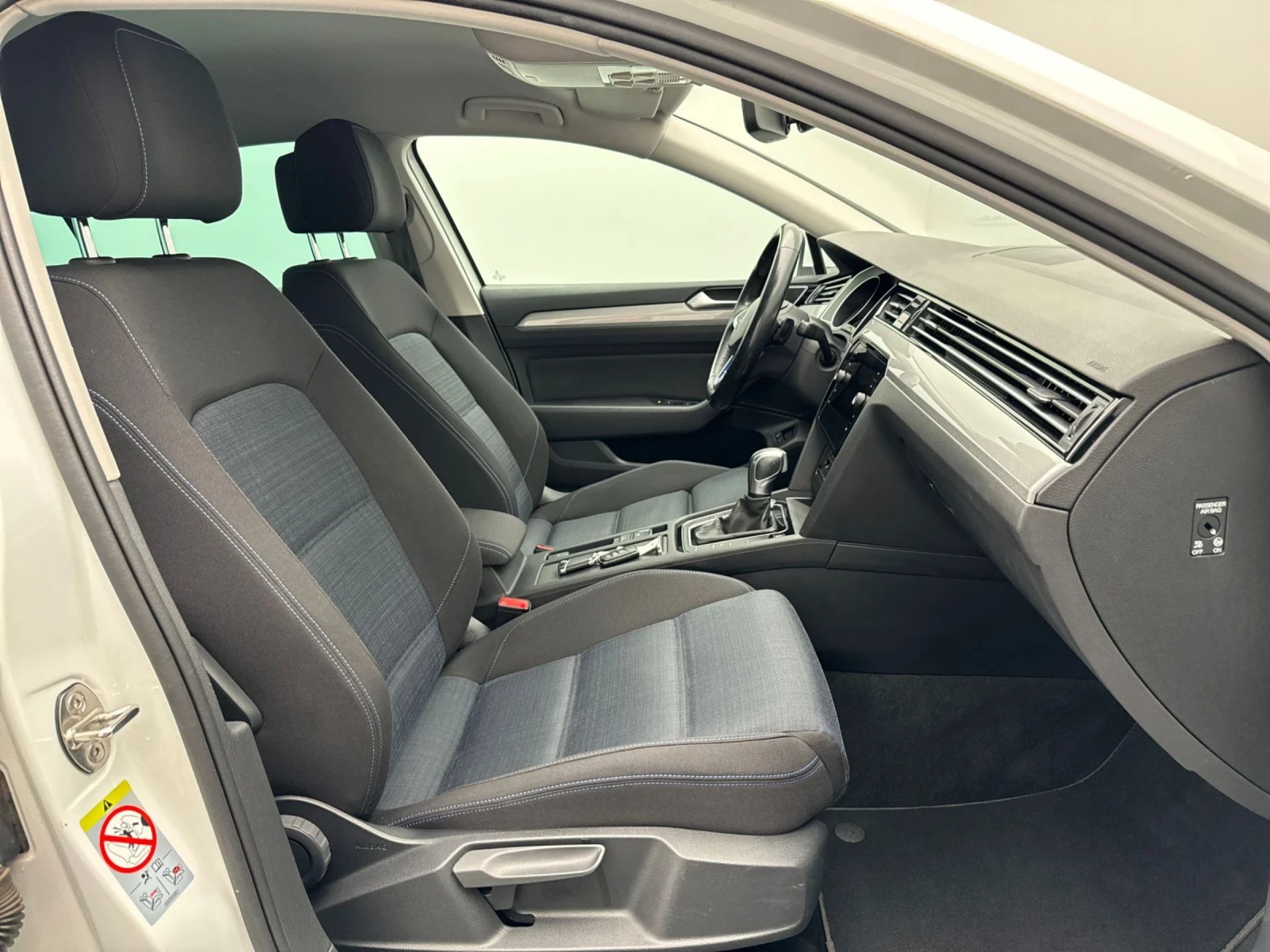 VW Passat GTE Plug-in Hybrid , снимка 8 - Автомобили и джипове - 54189282