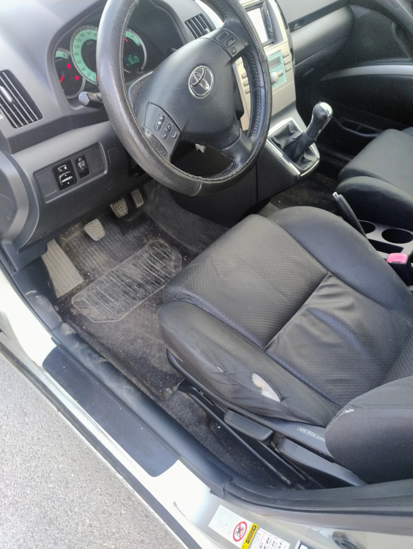 Toyota Corolla verso, снимка 7 - Автомобили и джипове - 54273656