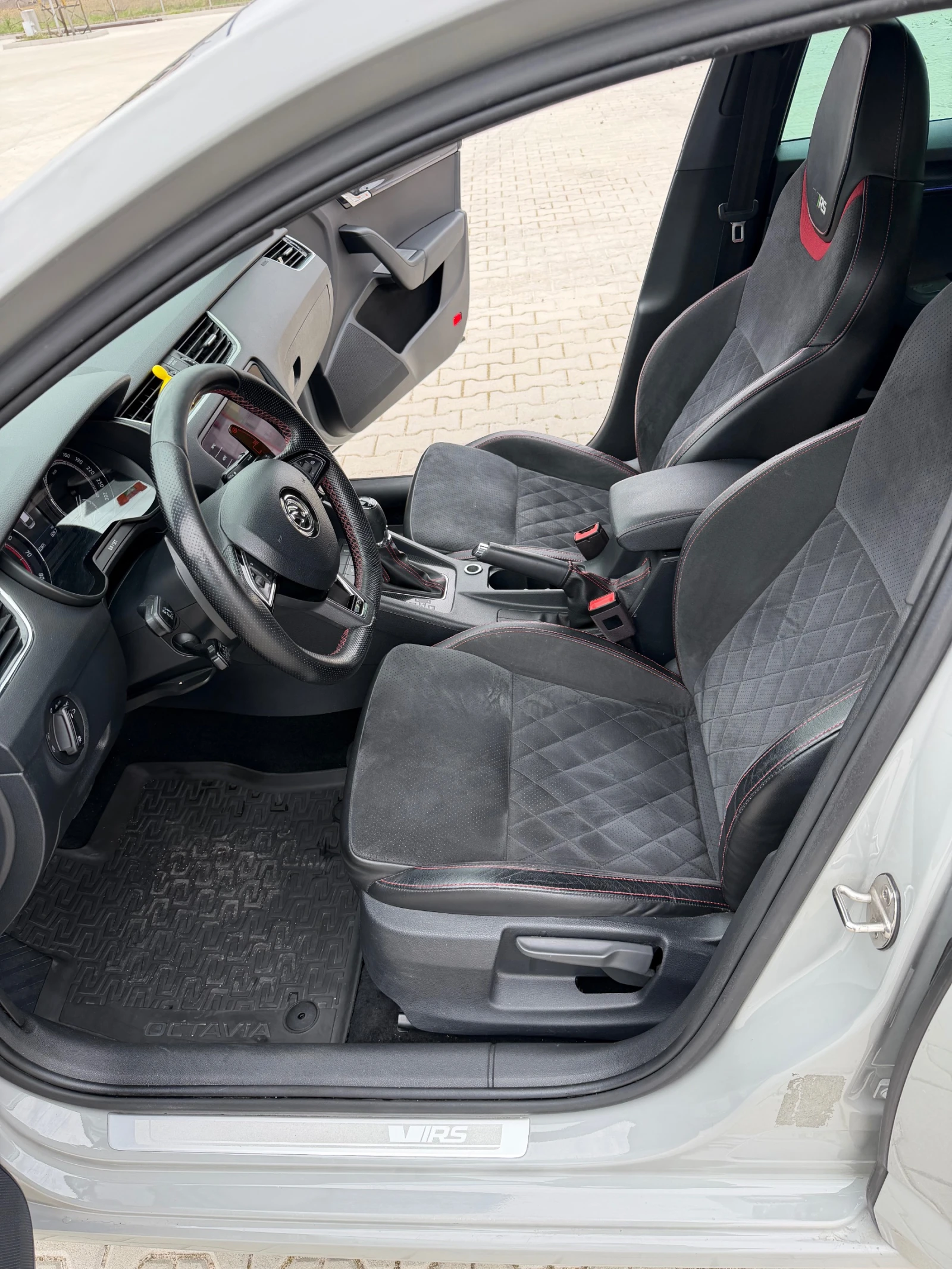 Skoda Octavia VRS 230кс, снимка 9 - Автомобили и джипове - 54228395