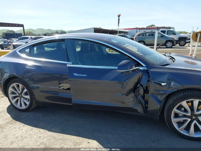 Tesla Model 3 Long Range/Mid Range, снимка 6 - Автомобили и джипове - 54273292