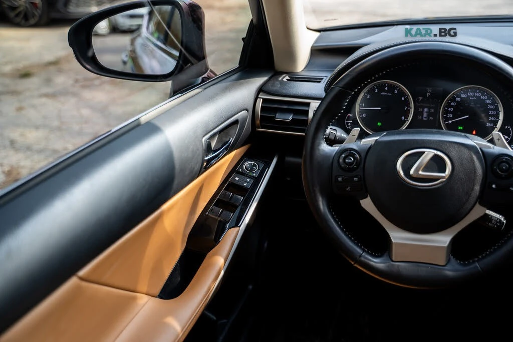 Lexus IS 300 AWD* АвтоКредит* (ЦЕНА ДО БГ), снимка 11 - Автомобили и джипове - 54569418