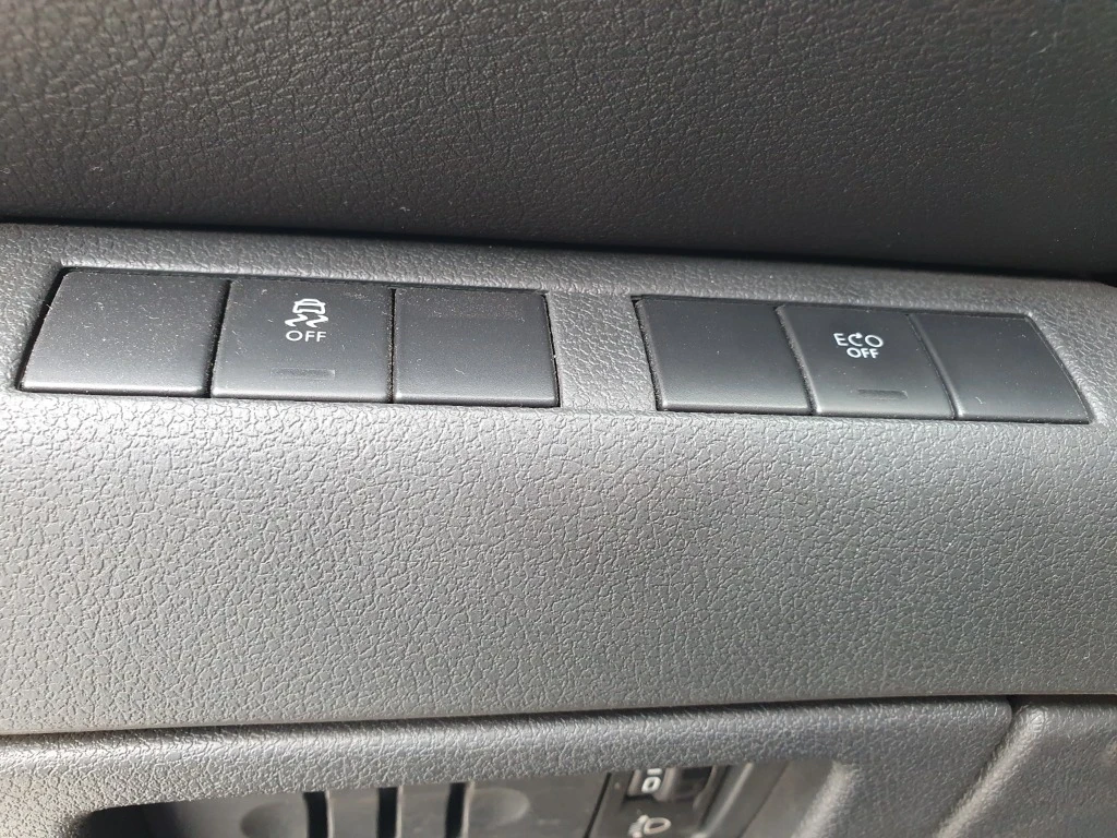 Peugeot 3008 1.6 bluehdi, снимка 11 - Автомобили и джипове - 54717528