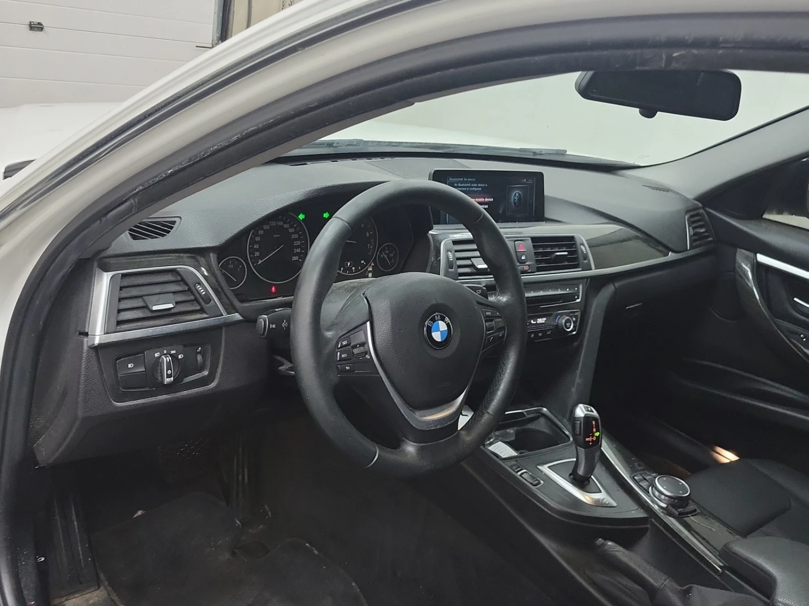 BMW 320 I XDRIVE, снимка 12 - Автомобили и джипове - 54757224
