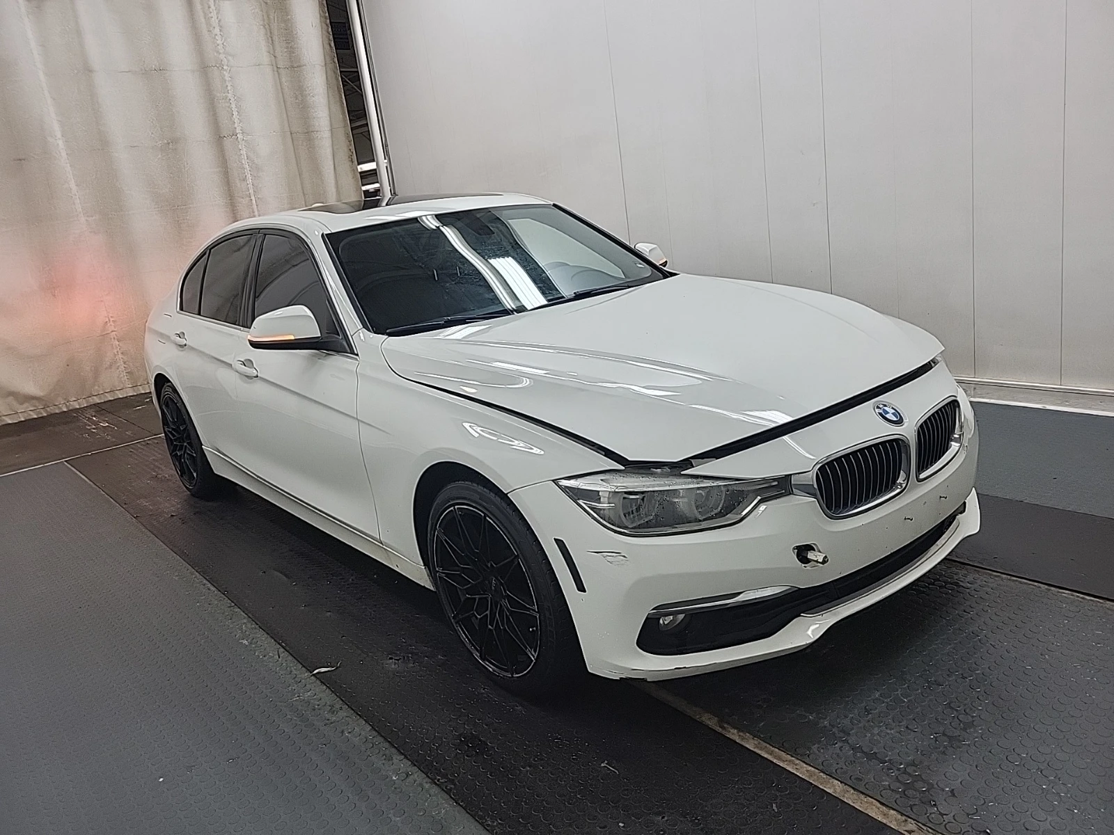 BMW 320 I XDRIVE, снимка 3 - Автомобили и джипове - 54757224