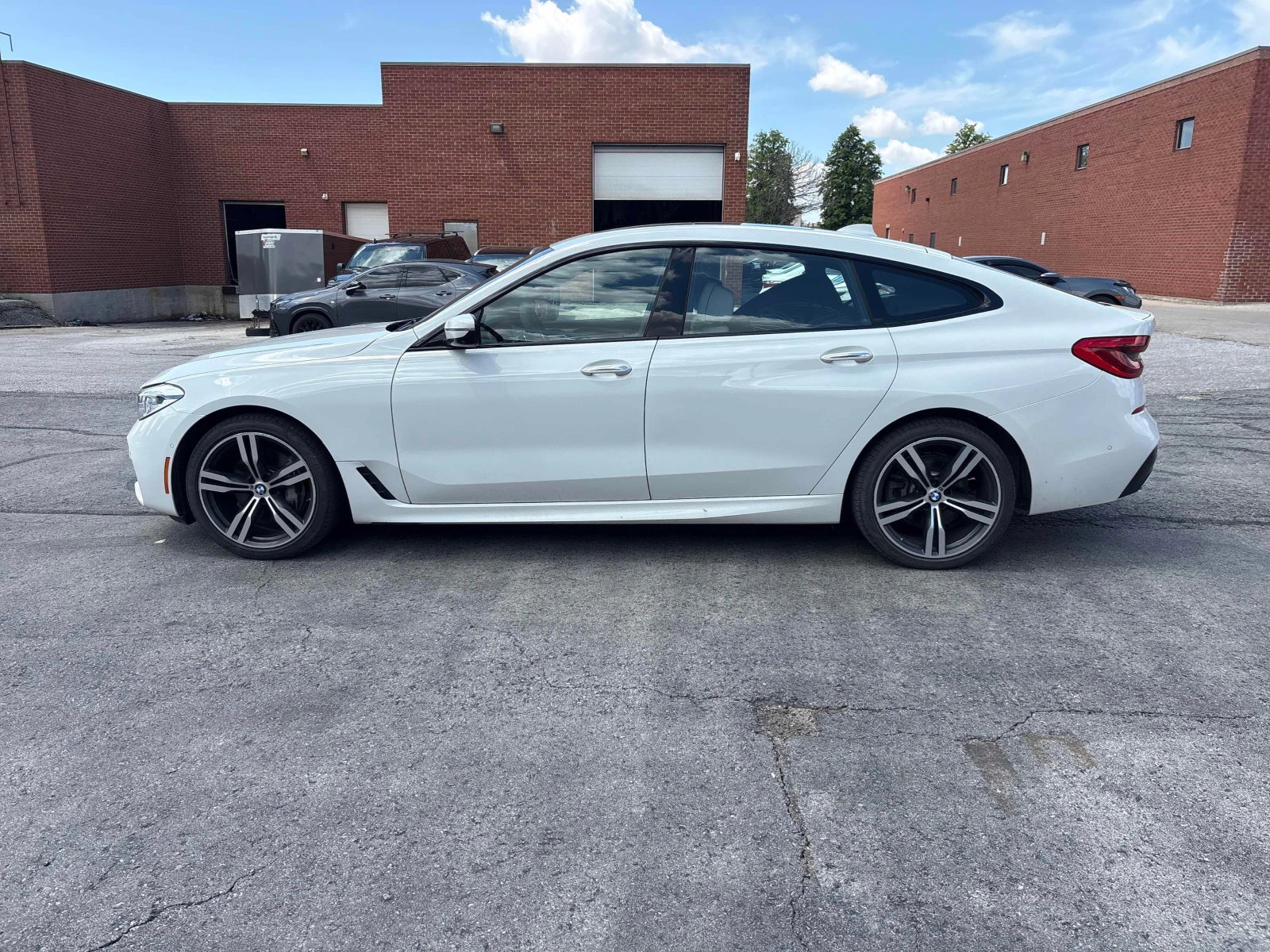 BMW 640 i xDrive/GT/Digital/360/HUD/H&K/ОБДУХВАНЕ, снимка 3 - Автомобили и джипове - 54940553