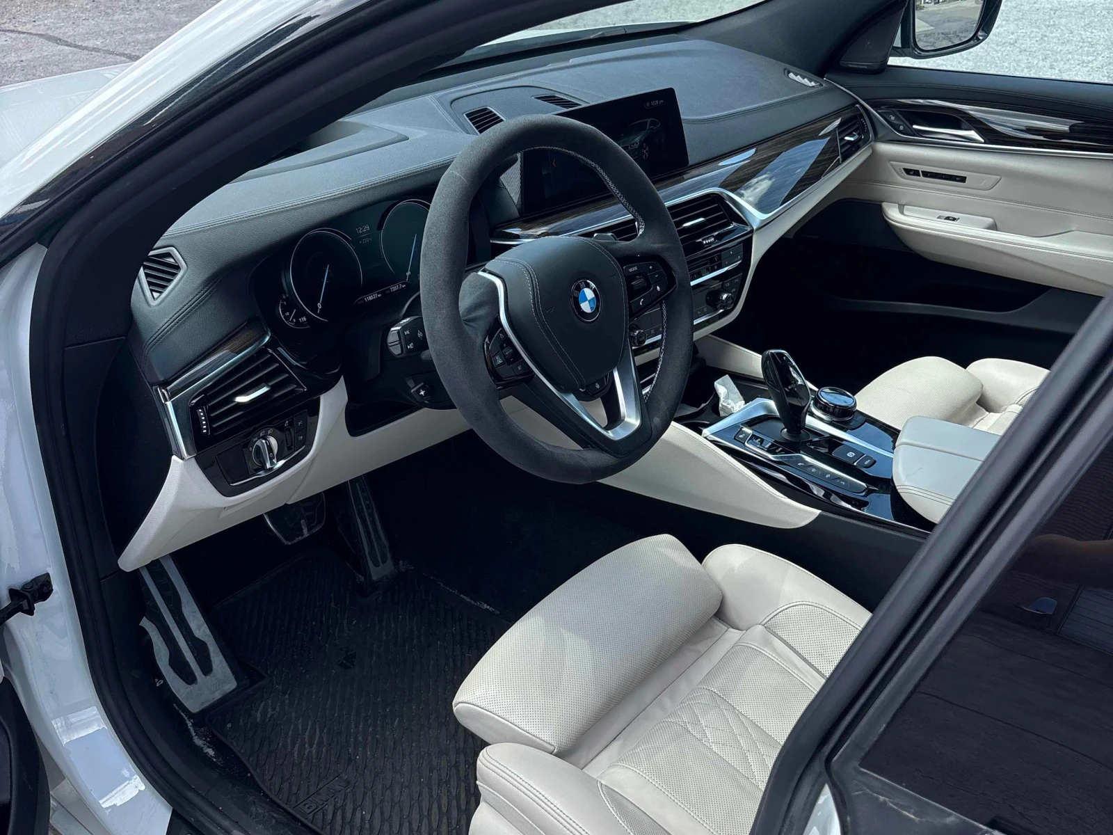 BMW 640 i xDrive/GT/Digital/360/HUD/H&K/ОБДУХВАНЕ, снимка 8 - Автомобили и джипове - 54940553