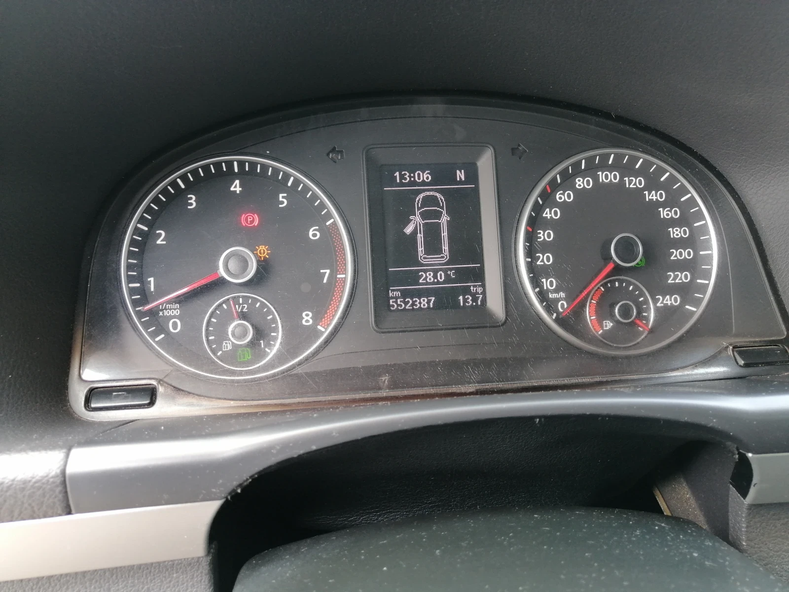 VW Touran 1.4 tsi, снимка 9 - Автомобили и джипове - 55404713