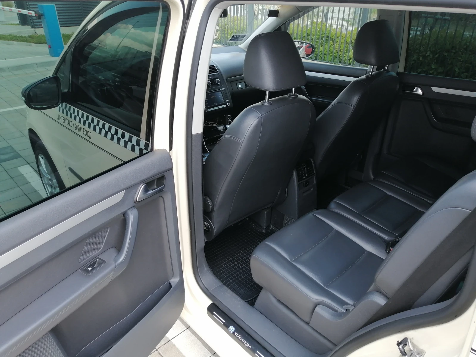 VW Touran 1.4 tsi, снимка 7 - Автомобили и джипове - 55404713
