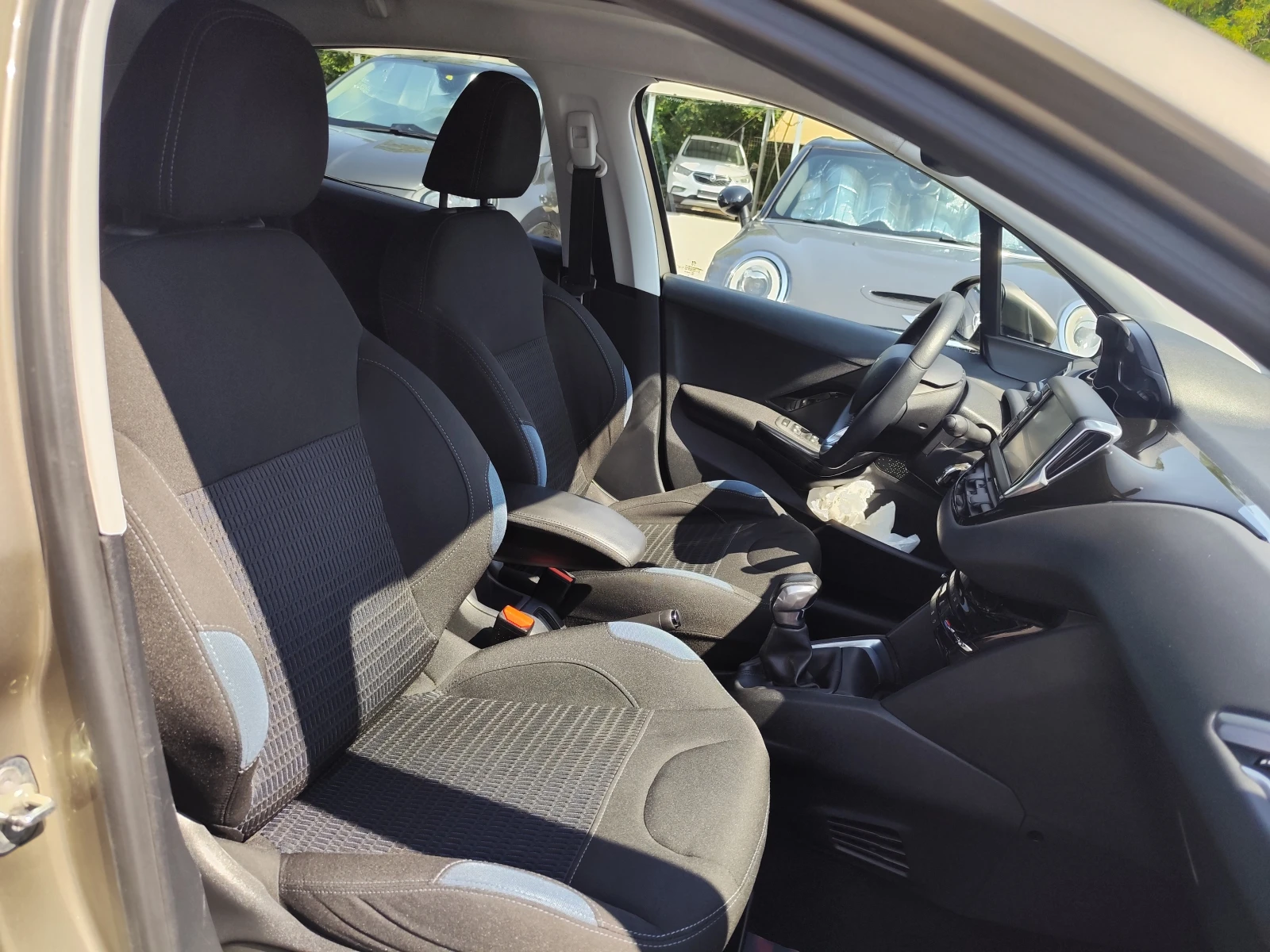 Peugeot 208 1.4HDi* ПАНОРАМА* LED* ЕURO 5B* КЛИМАТРОНИК* , снимка 13 - Автомобили и джипове - 55433250