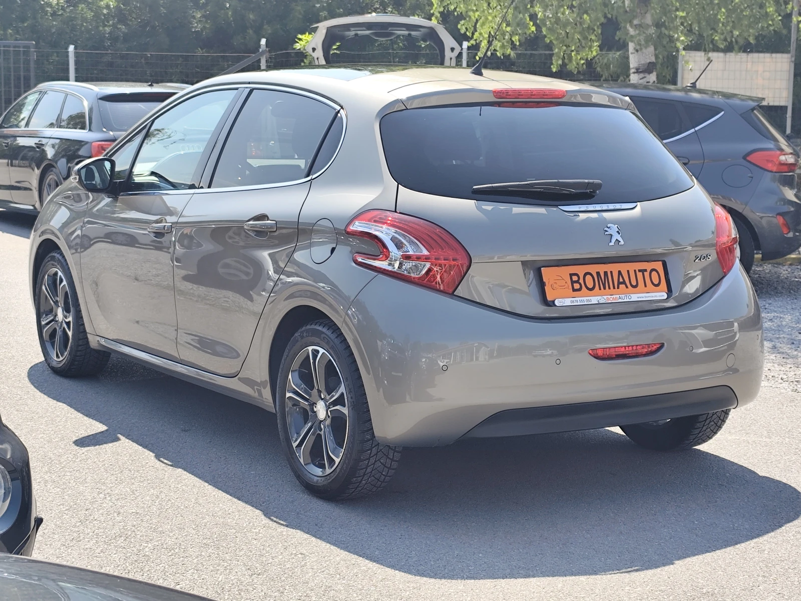 Peugeot 208 1.4HDi* ПАНОРАМА* LED* ЕURO 5B* КЛИМАТРОНИК* , снимка 6 - Автомобили и джипове - 55433250
