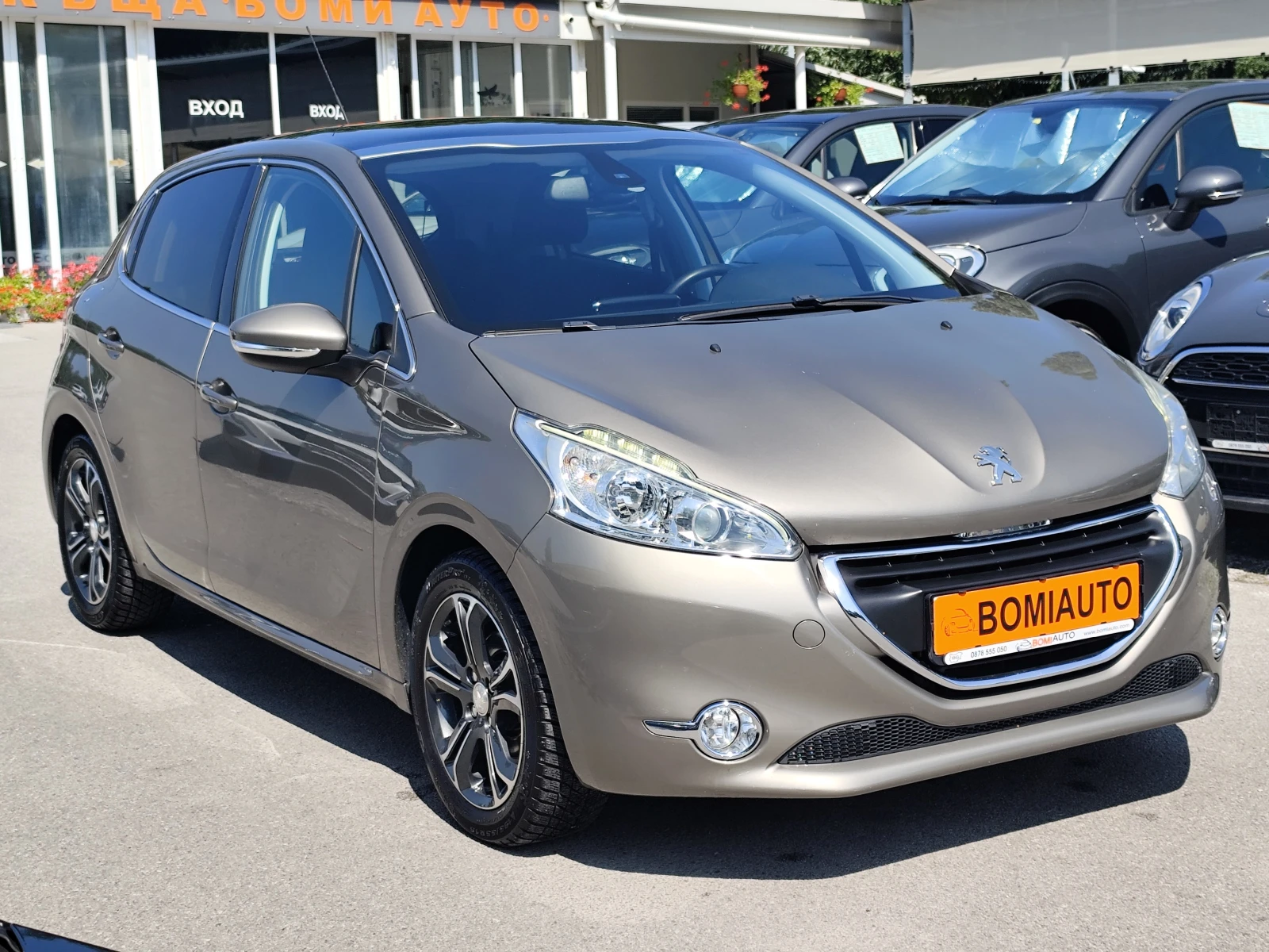 Peugeot 208 1.4HDi* ПАНОРАМА* LED* ЕURO 5B* КЛИМАТРОНИК* , снимка 3 - Автомобили и джипове - 55433250