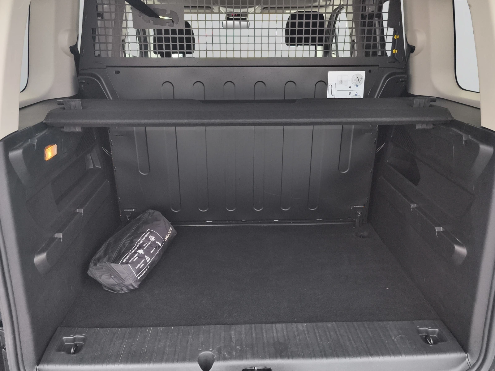 Citroen Berlingo MPV M Live Pack 1.5 BlueHDI 102 BVM6 E6//2409R08, снимка 13 - Автомобили и джипове - 55459299