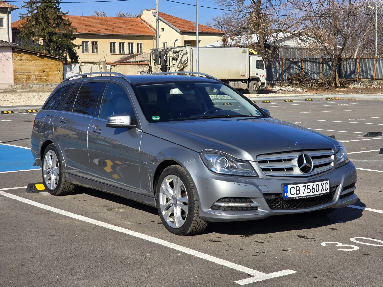 Mercedes-Benz C 220, снимка 3 - Автомобили и джипове - 55617790