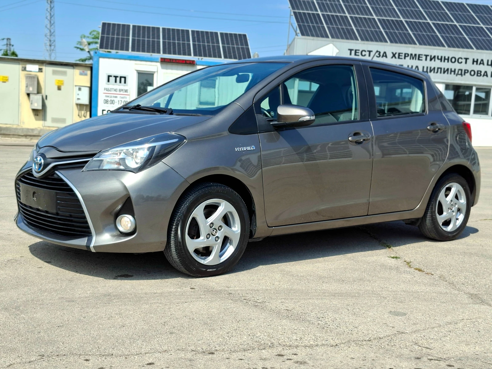 Toyota Yaris 1.5 Hybrid * * * FACELIFT* * * 