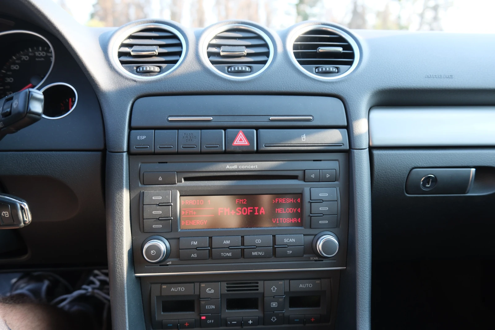 Audi A4 1.8, снимка 4 - Автомобили и джипове - 55966120