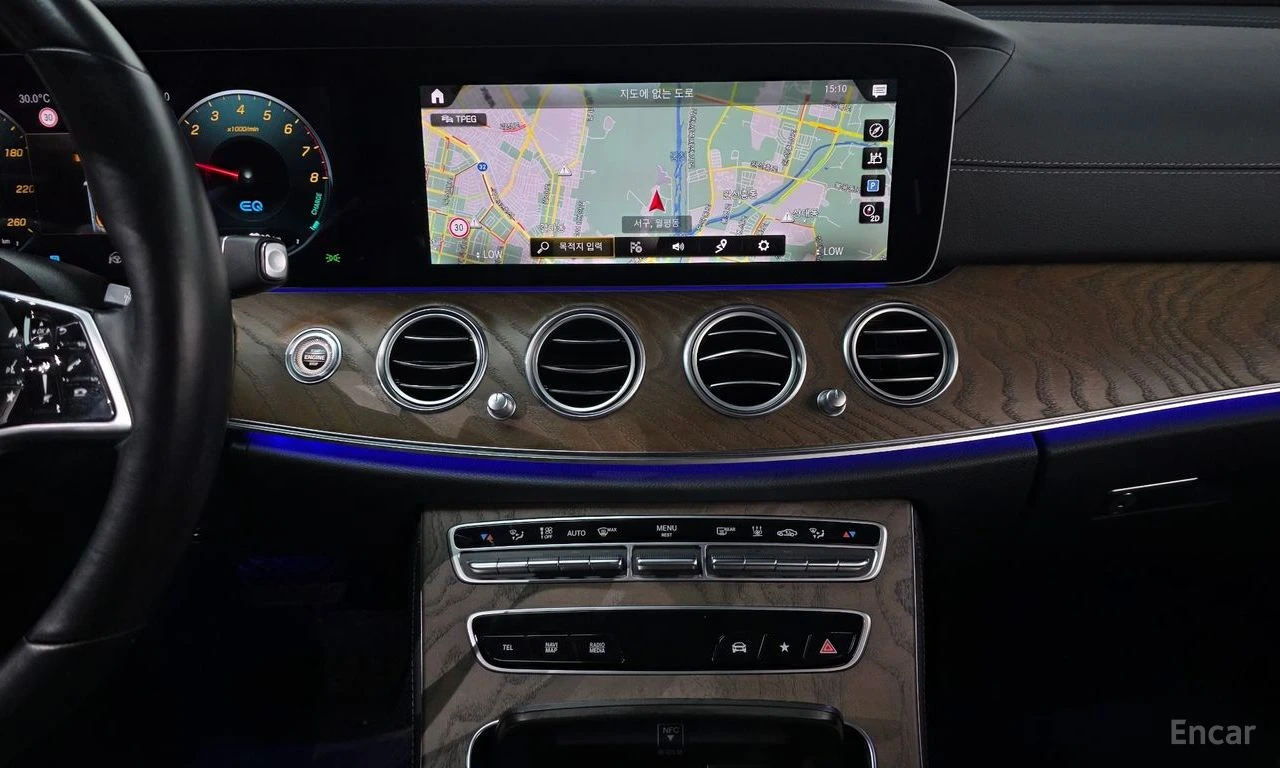 Mercedes-Benz E 300 EXCLUSIVE* BURMESTER* DIS* ХЕДЪП* ОБДУХ* КРАЙНА ЦЕ, снимка 12 - Автомобили и джипове - 55987186