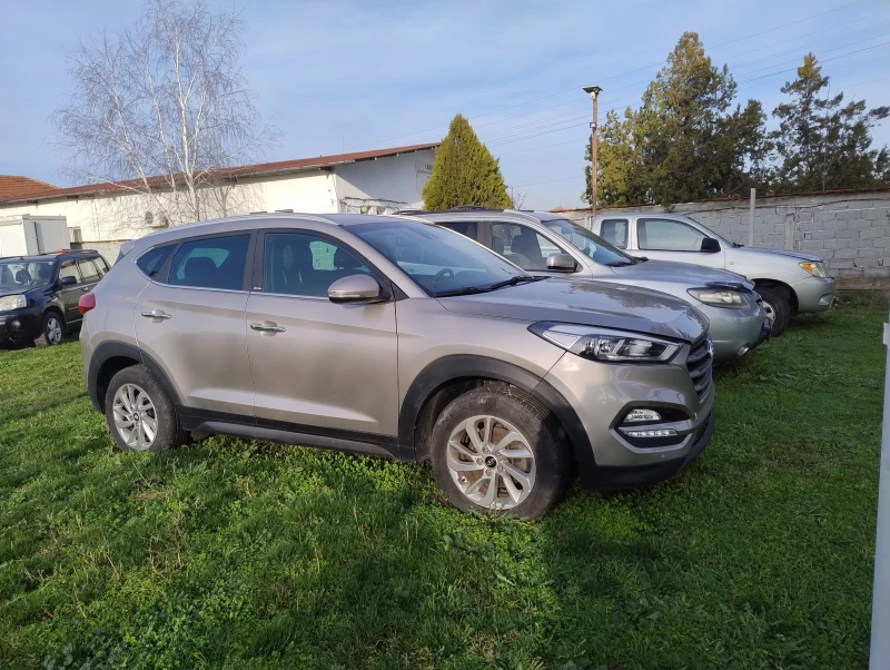 Hyundai Tucson 1.7 CRDI, снимка 2 - Автомобили и джипове - 53055235
