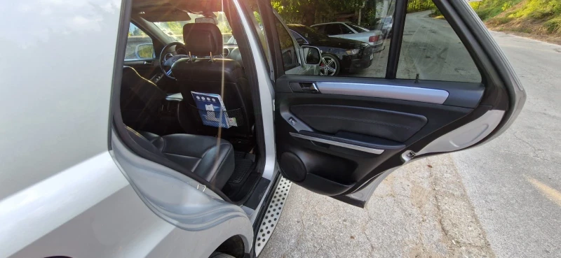 Mercedes-Benz ML 500 5.5 388к.с, снимка 11 - Автомобили и джипове - 52657214