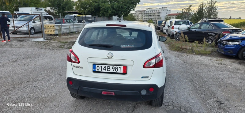 Nissan Qashqai 1.5dci, снимка 15 - Автомобили и джипове - 51955105