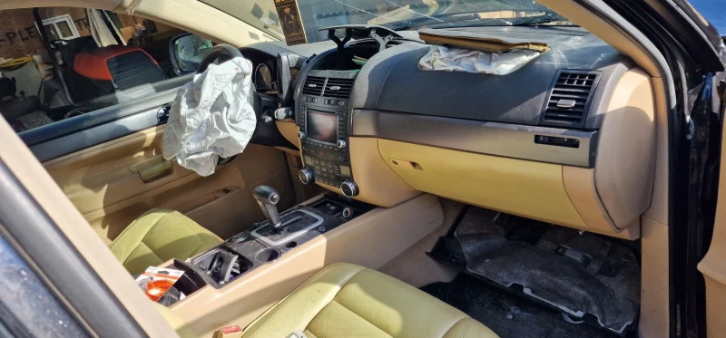 VW Touareg 3.0TDI, снимка 4 - Автомобили и джипове - 52020256