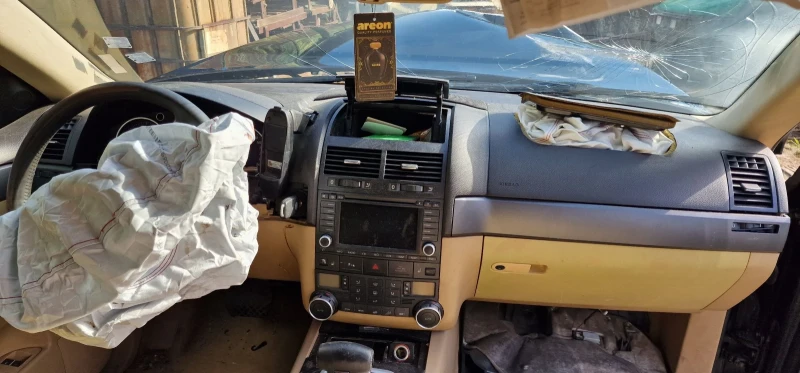 VW Touareg 3.0TDI, снимка 8 - Автомобили и джипове - 52020256