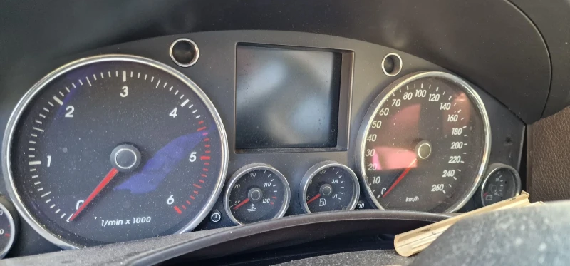 VW Touareg 3.0TDI, снимка 11 - Автомобили и джипове - 52020256