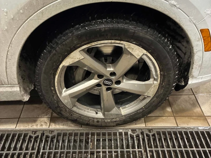 Audi Q7 * Progressiv * CARFAX * БЕЗ ПЪРВОНАЧАЛНА ВНОСКА, снимка 7 - Автомобили и джипове - 52777320