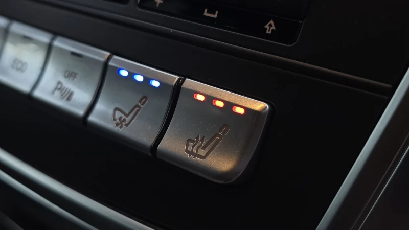 Mercedes-Benz GLS 63 AMG, снимка 14 - Автомобили и джипове - 52862084