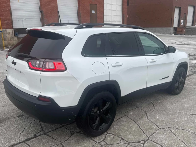 Jeep Cherokee * Altitude * CARFAX * БЕЗ ПЪРВОНАЧАЛНА ВНОСКА, снимка 3 - Автомобили и джипове - 52877795