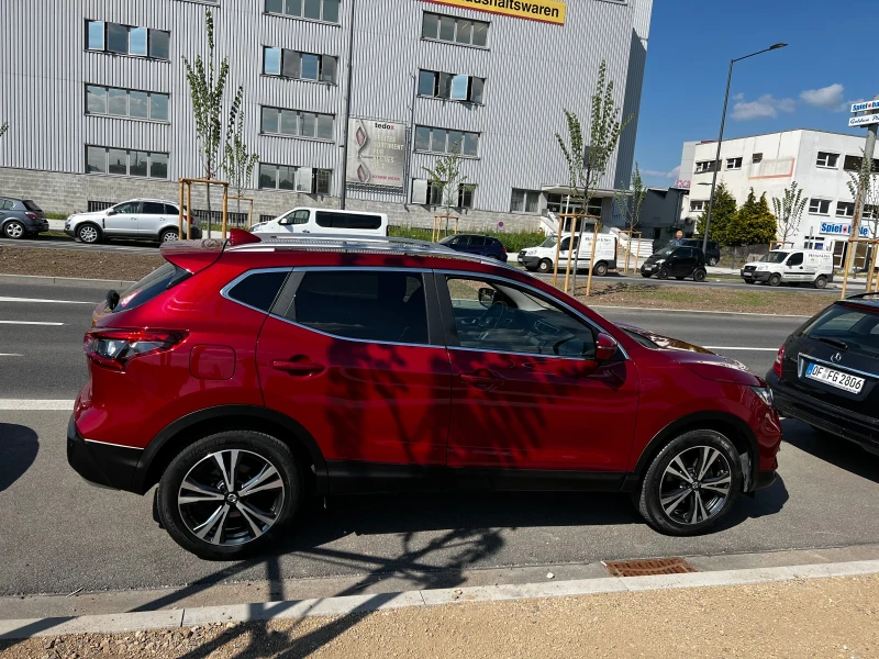 Nissan Qashqai Nissan Qashqai 1.3 DIG-T N-Connecta, снимка 10 - Автомобили и джипове - 52921438
