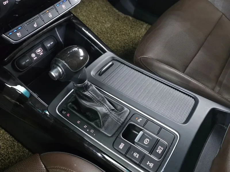 Kia Sorento 2.2 4Wd Noblesse Special, снимка 9 - Автомобили и джипове - 55386739