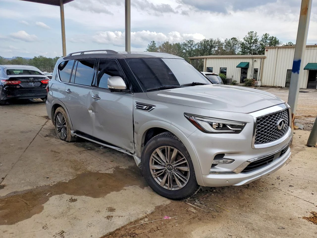 Infiniti QX80 5.6l Luxe, снимка 4 - Автомобили и джипове - 54103163