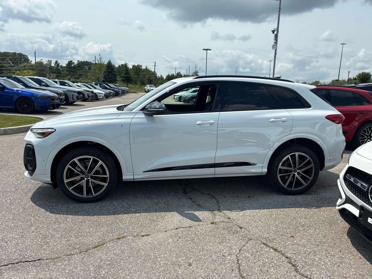 Audi Q5 Progressiv S LINE | CARFAX | АВТОКРЕДИТ , снимка 3 - Автомобили и джипове - 55468005