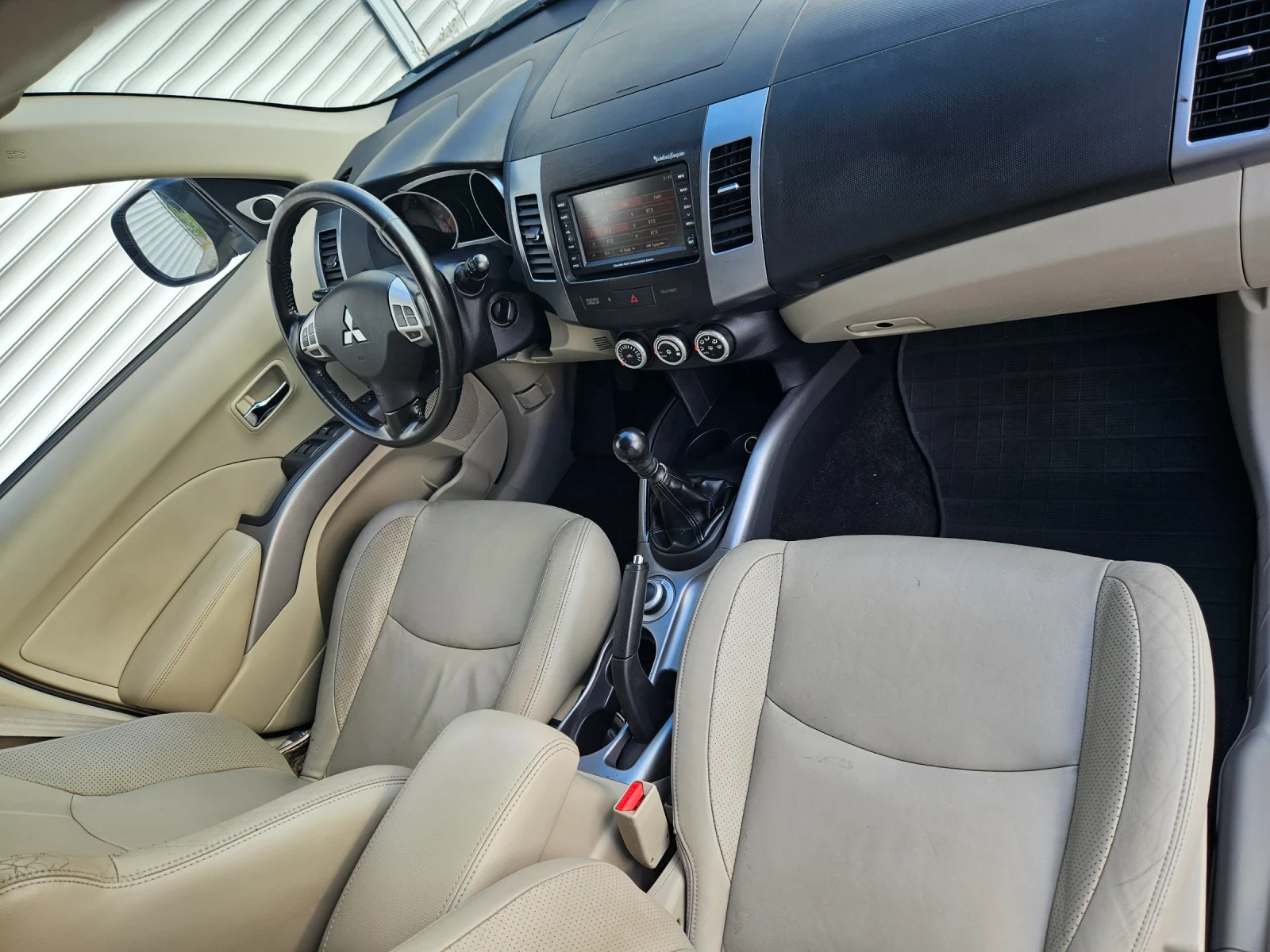 Mitsubishi Outlander 2.2 4x4, снимка 10 - Автомобили и джипове - 56391872