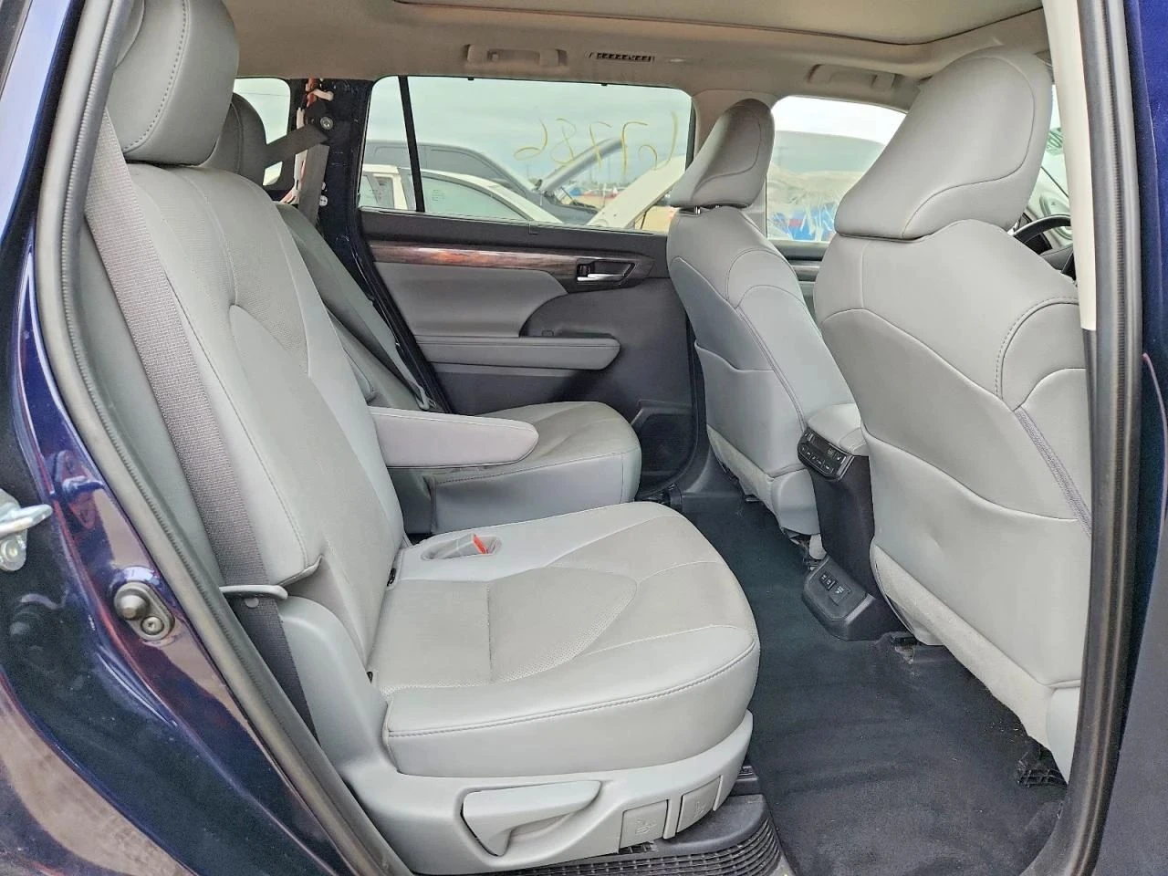 Toyota Highlander, снимка 10 - Автомобили и джипове - 56689911
