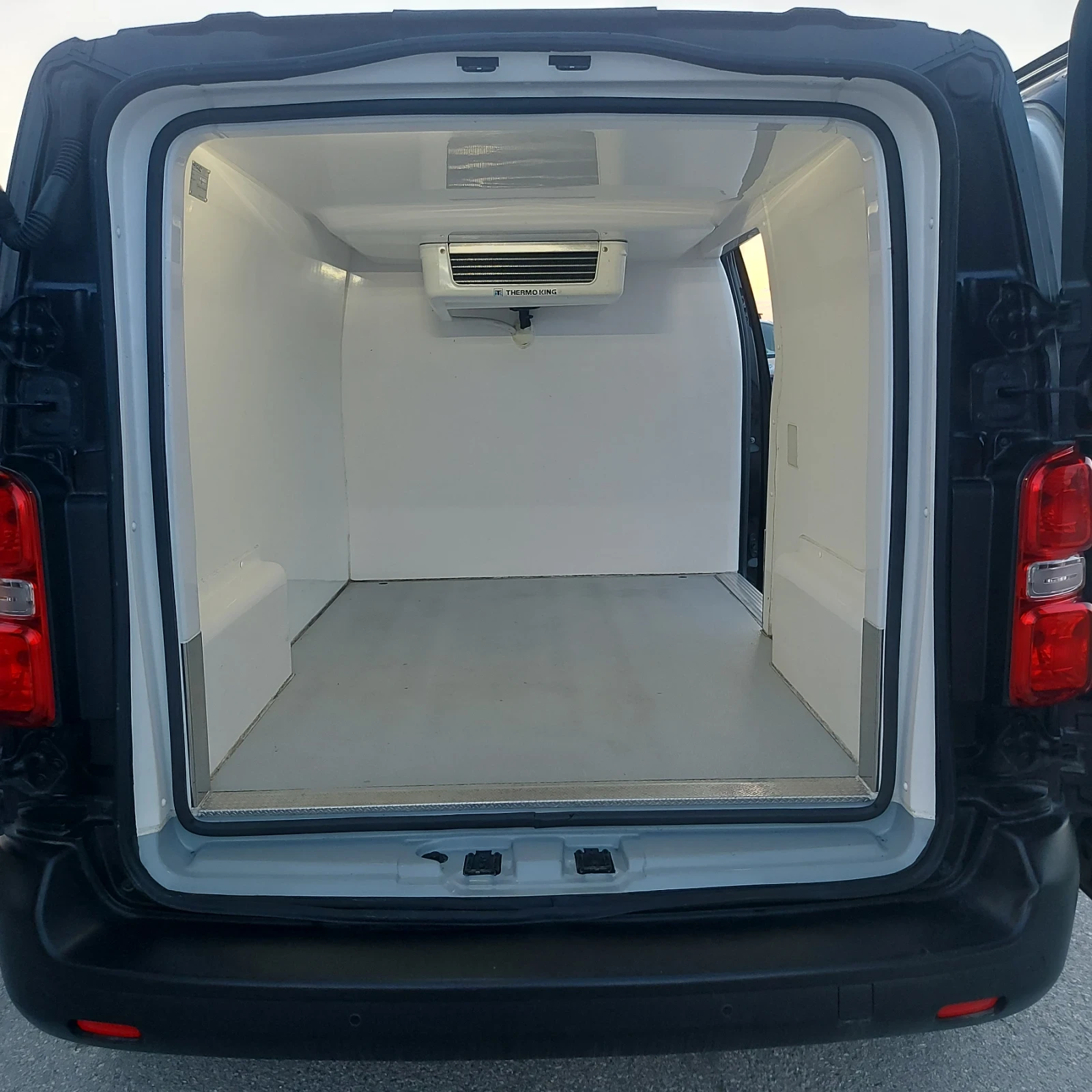 Peugeot Expert Ориг.КМ и БОЯ, снимка 10 - Бусове и автобуси - 52337199