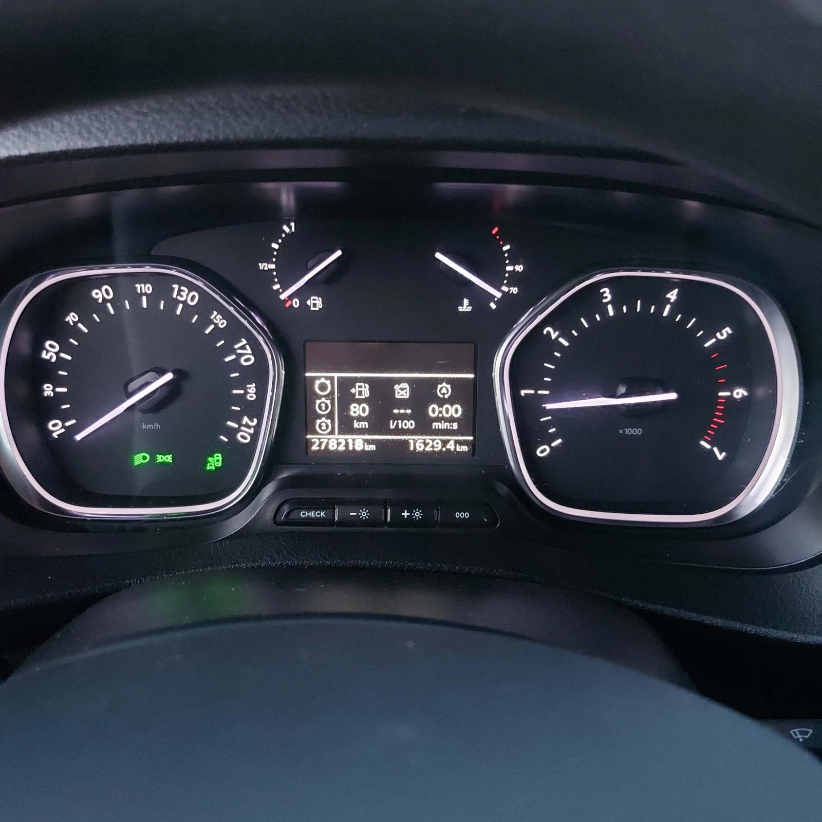 Peugeot Expert Ориг.КМ и БОЯ, снимка 15 - Бусове и автобуси - 52337199