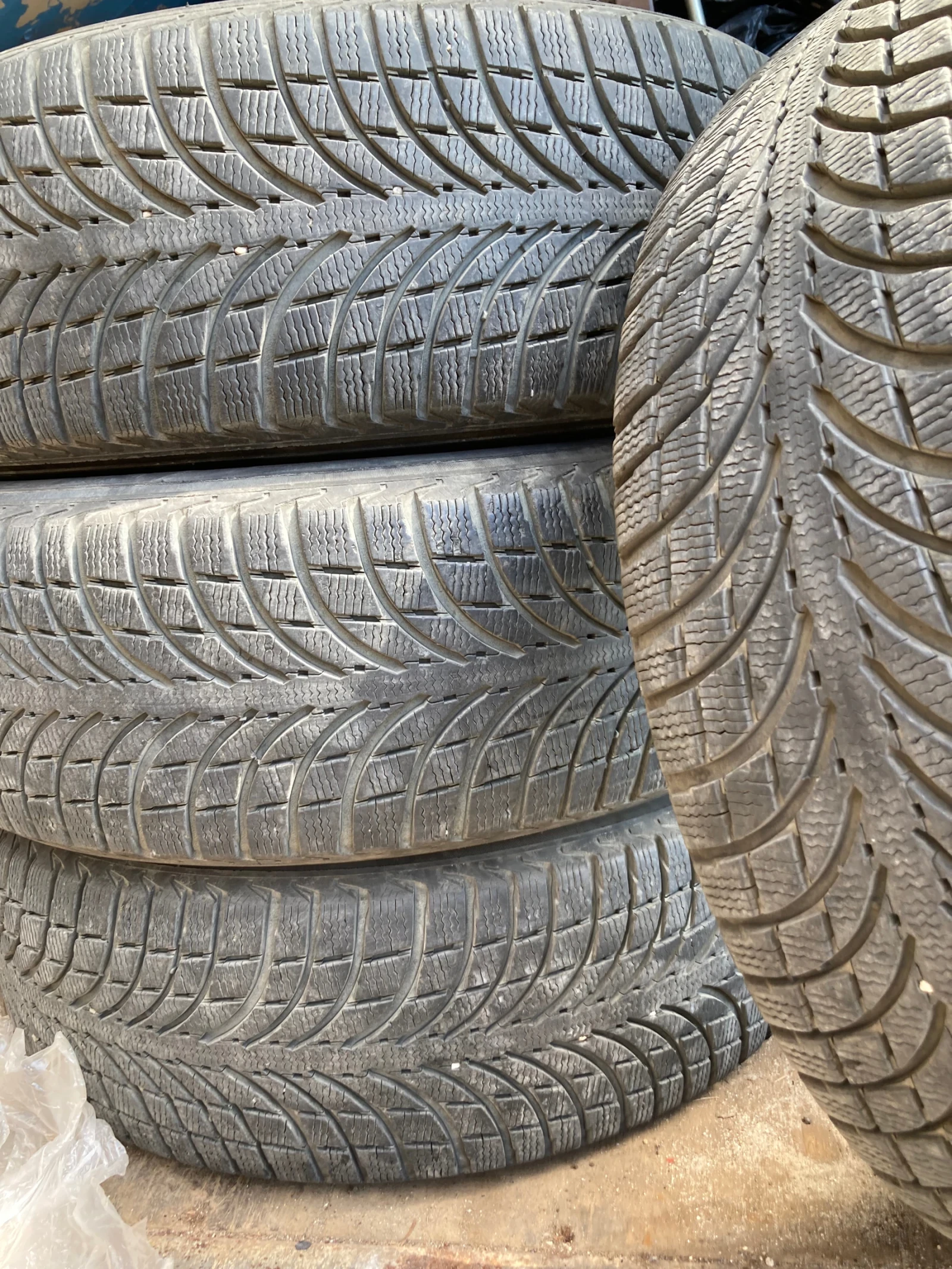 Гуми Зимни 235/65R17