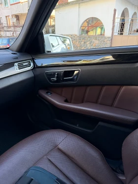 Mercedes-Benz E 250 Мерцедес Е250 четери матик, дистроник, безключов д, снимка 6