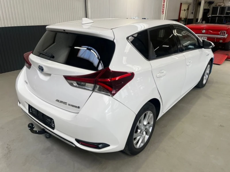 Toyota Auris Hybrid / EU6, снимка 6 - Автомобили и джипове - 47442501