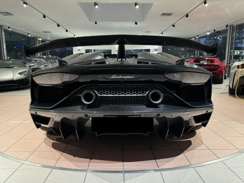 Lamborghini Aventador SVJ ROADSTER/FULL CARBON/ CERAMIC/ SENSONUM/STYLE/, снимка 6 - Автомобили и джипове - 49175675