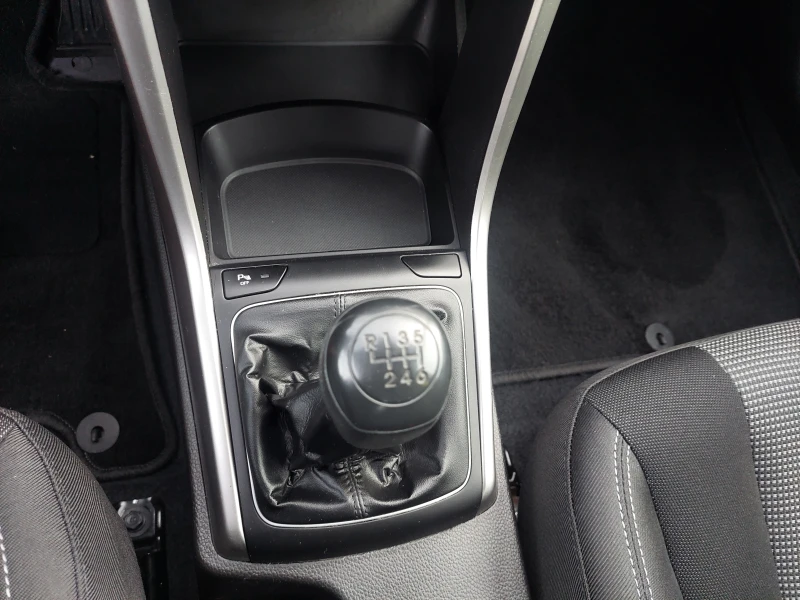 Hyundai I30 1, 6CRDI 110ps , снимка 12 - Автомобили и джипове - 50111184