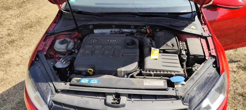 VW Golf 1.6 TDI BLUEMOTION, снимка 12 - Автомобили и джипове - 52350050