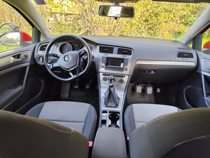 VW Golf 1.6 TDI BLUEMOTION, снимка 15 - Автомобили и джипове - 52350050