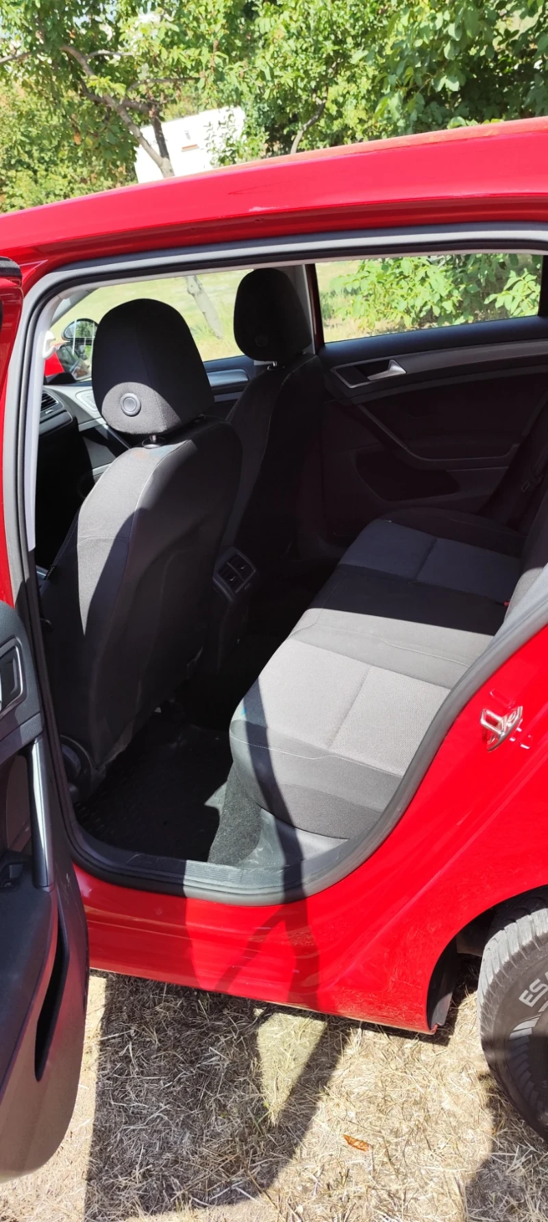 VW Golf 1.6 TDI BLUEMOTION, снимка 8 - Автомобили и джипове - 52350050